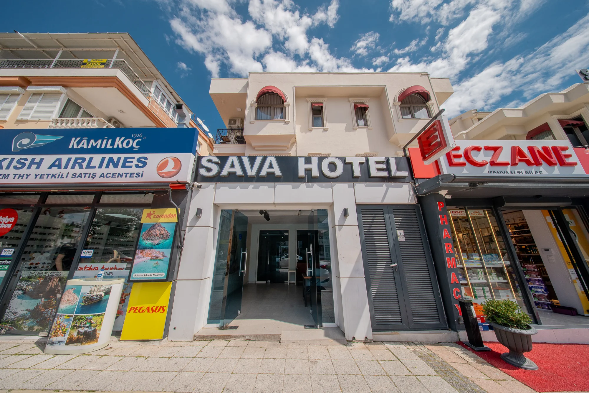 Sava Hotel'in güncel dış cephesi